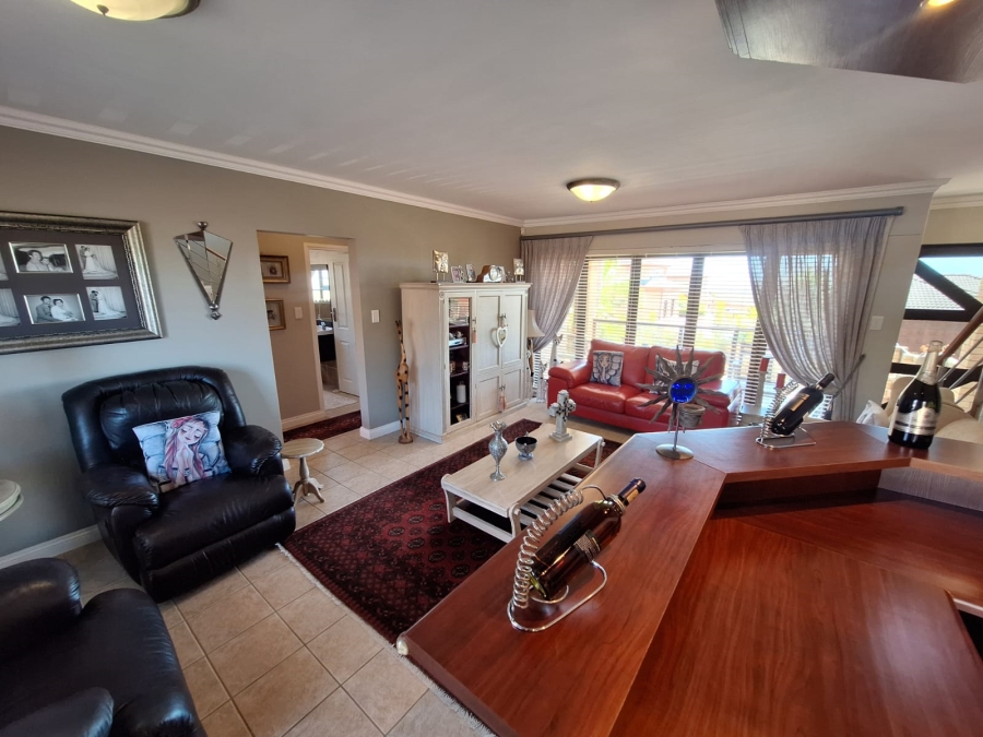 3 Bedroom Property for Sale in Wavecrest Eastern Cape